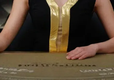 Gold Saloon Blackjack VIP — živá hra Divaspin